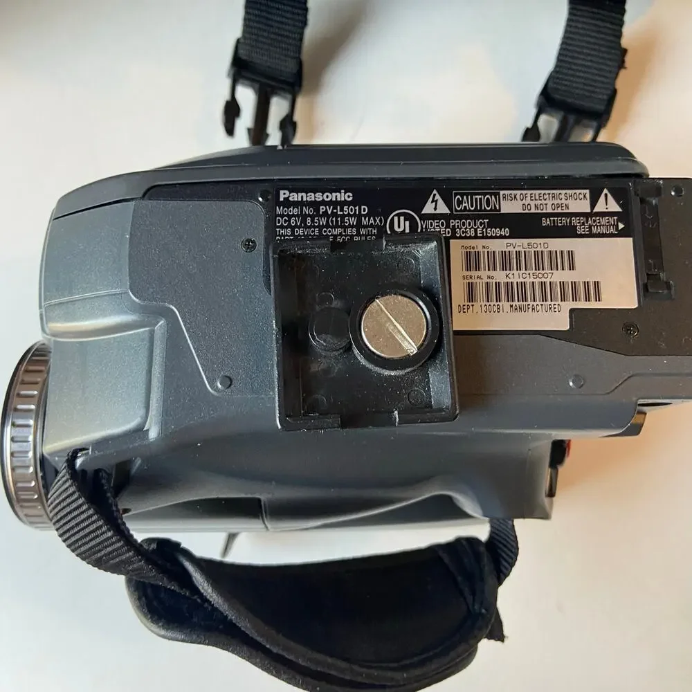 Panasonic PV-L501D Palmcorder Palmsight VHS-C Camcorder Video Camera Extras Test